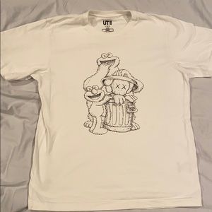 UNI QLO Small Cookie Monster KAWS T